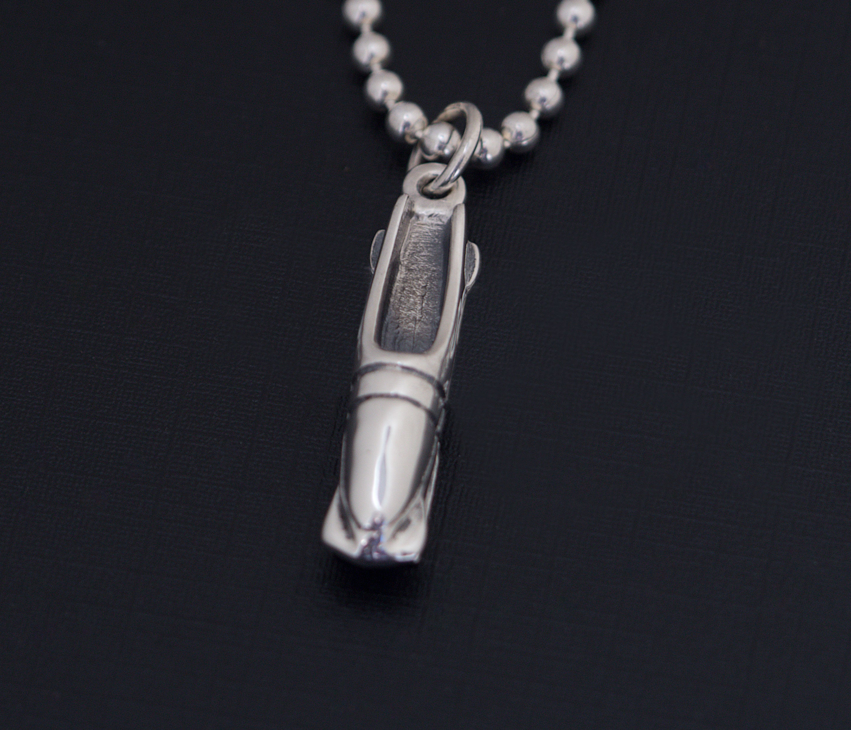 Bobsleigh pendant