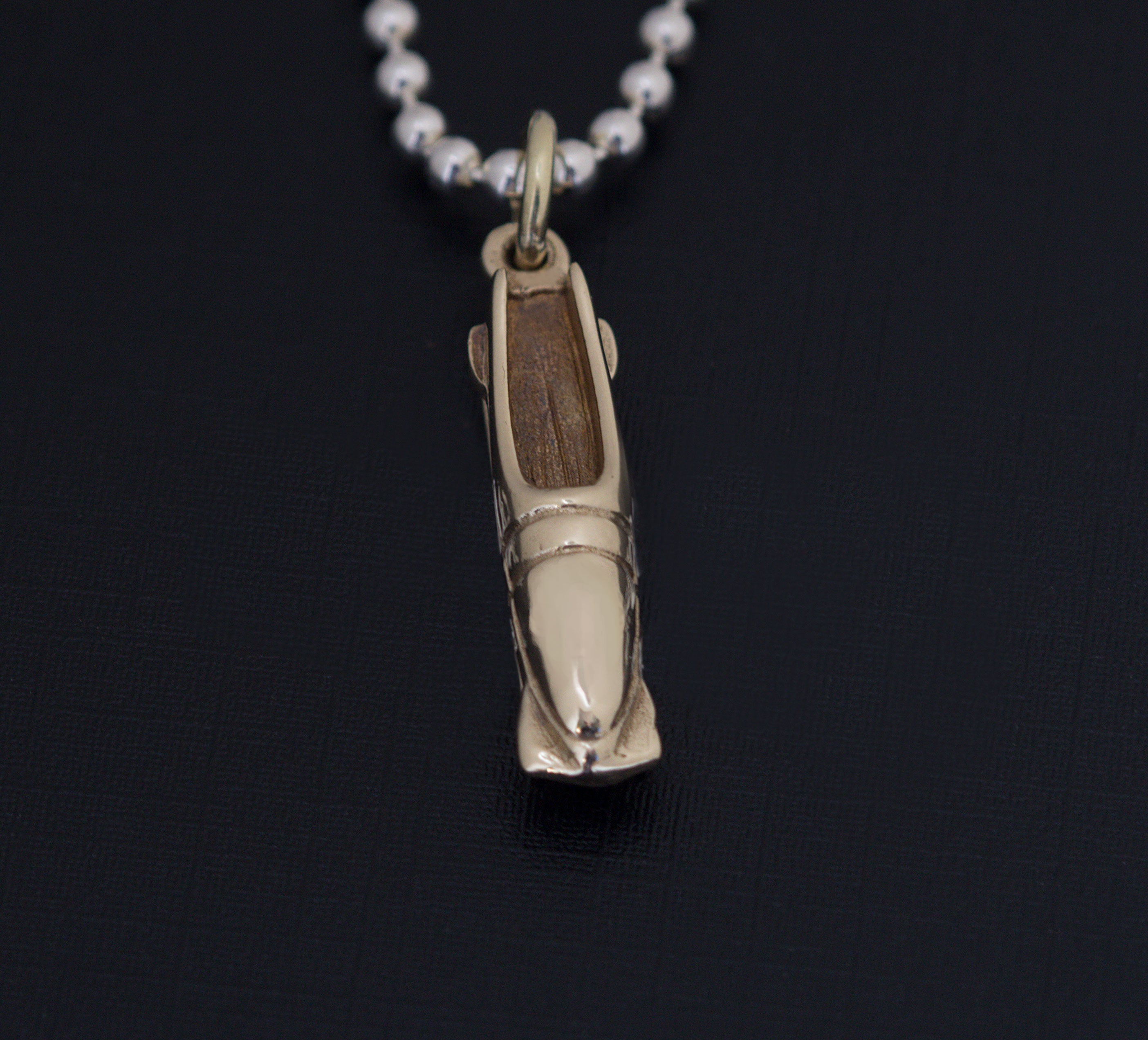 Bobsleigh pendant