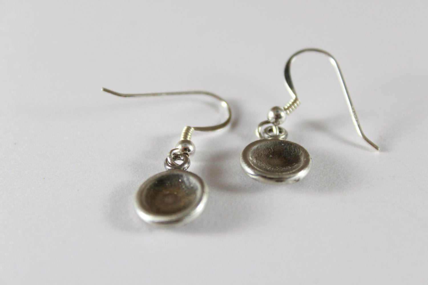 Boucles d’oreilles de ballon de football en argent sterling, boucles d’oreilles pendantes de football, bijoux de football, cadeau de joueur de football